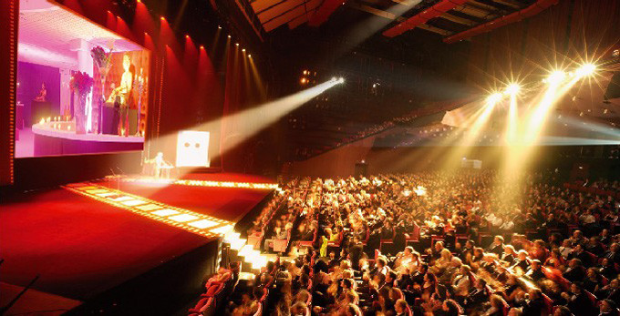 Confiez-nous l'organisation minutieuse de votre convention, un événement d'envergure
© Palais des Festivals et des Congrès de Cannes - Photo Kelagopian, Perreard