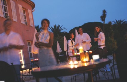 Le cadre relaxant des Jardins de Sainte-Maxime*** accueillera votre soirée 
en toute simplicité