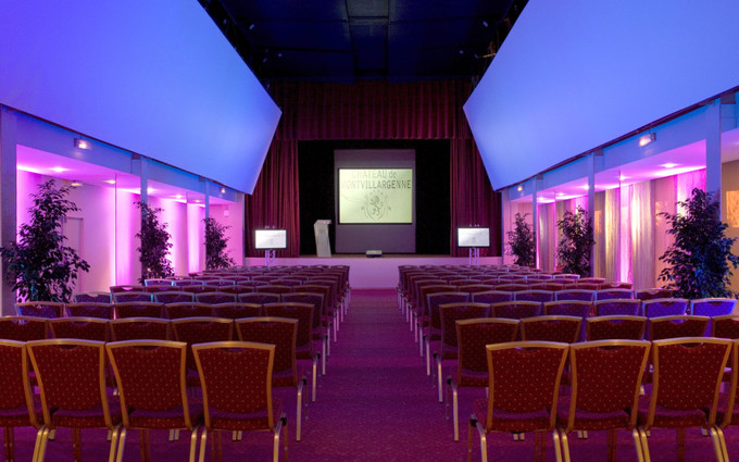 Une salle de réunion accueillante et bien équipée pour un séminaire de qualité
Château de Montvillargenne **** à Chantilly